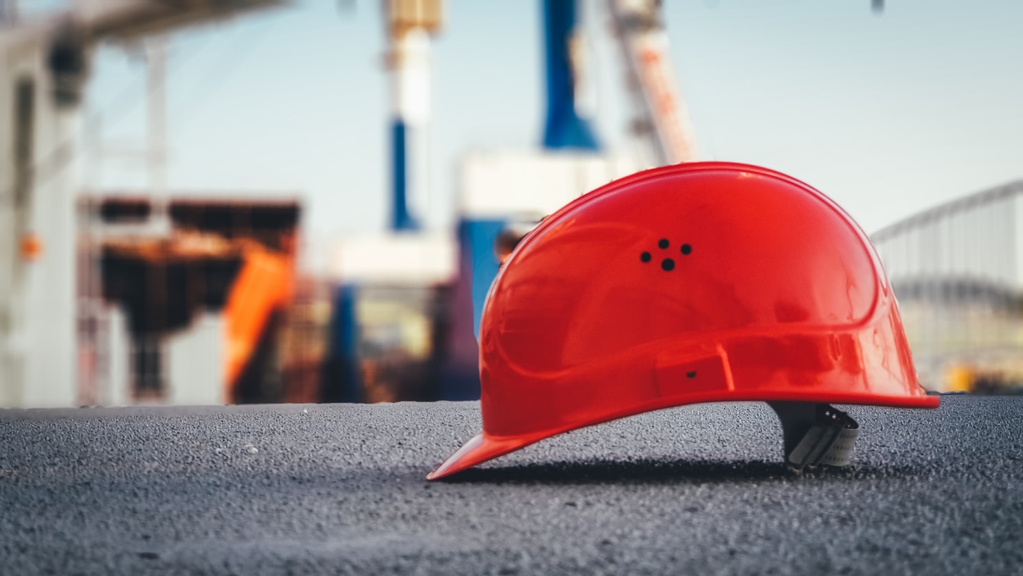 CONSTANȚA: Un muncitor a murit după ce a căzut de la etajul patru al unui bloc aflat în construcţie