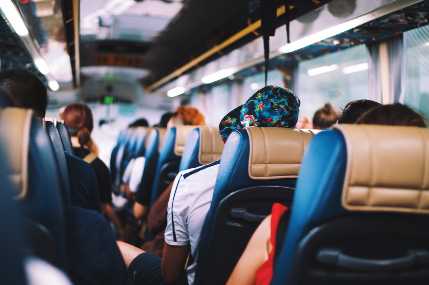 CONSTANȚA: AEC solicită deputaţilor şansa la educaţie pentru elevii ce nu pot ajunge la şcoală fără subvenţionarea transportului