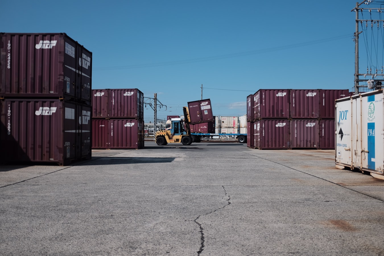 CONSTANŢA: DJPC solicită împiedicarea comercializării produselor din China care intră în contact direct cu consumatorii