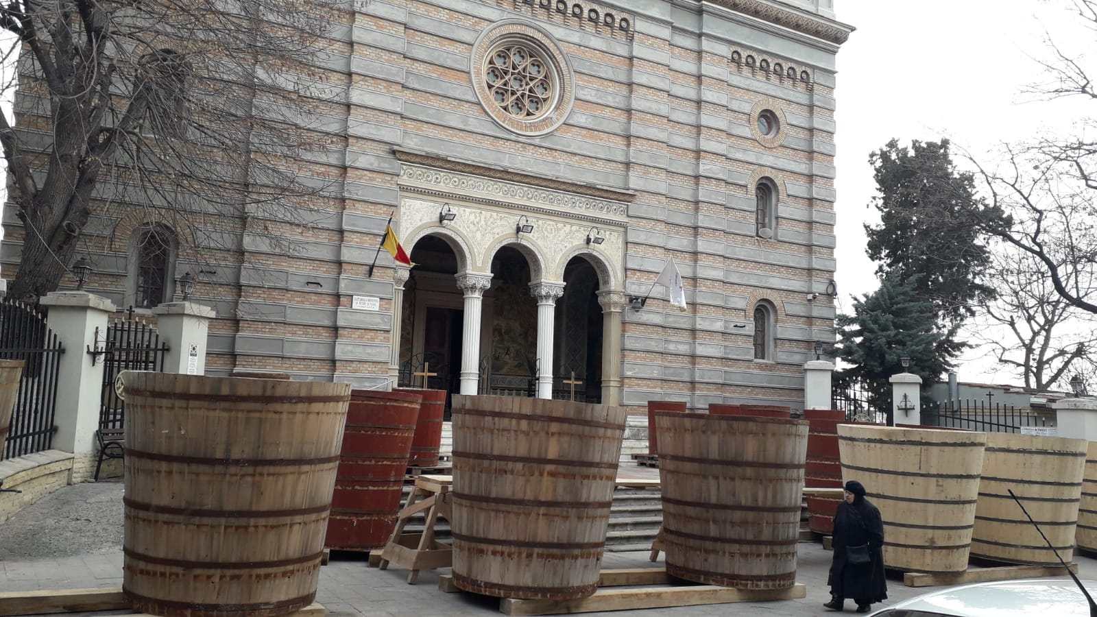 Boboteaza la malul mării | Trafic restricţionat în zona peninsulară