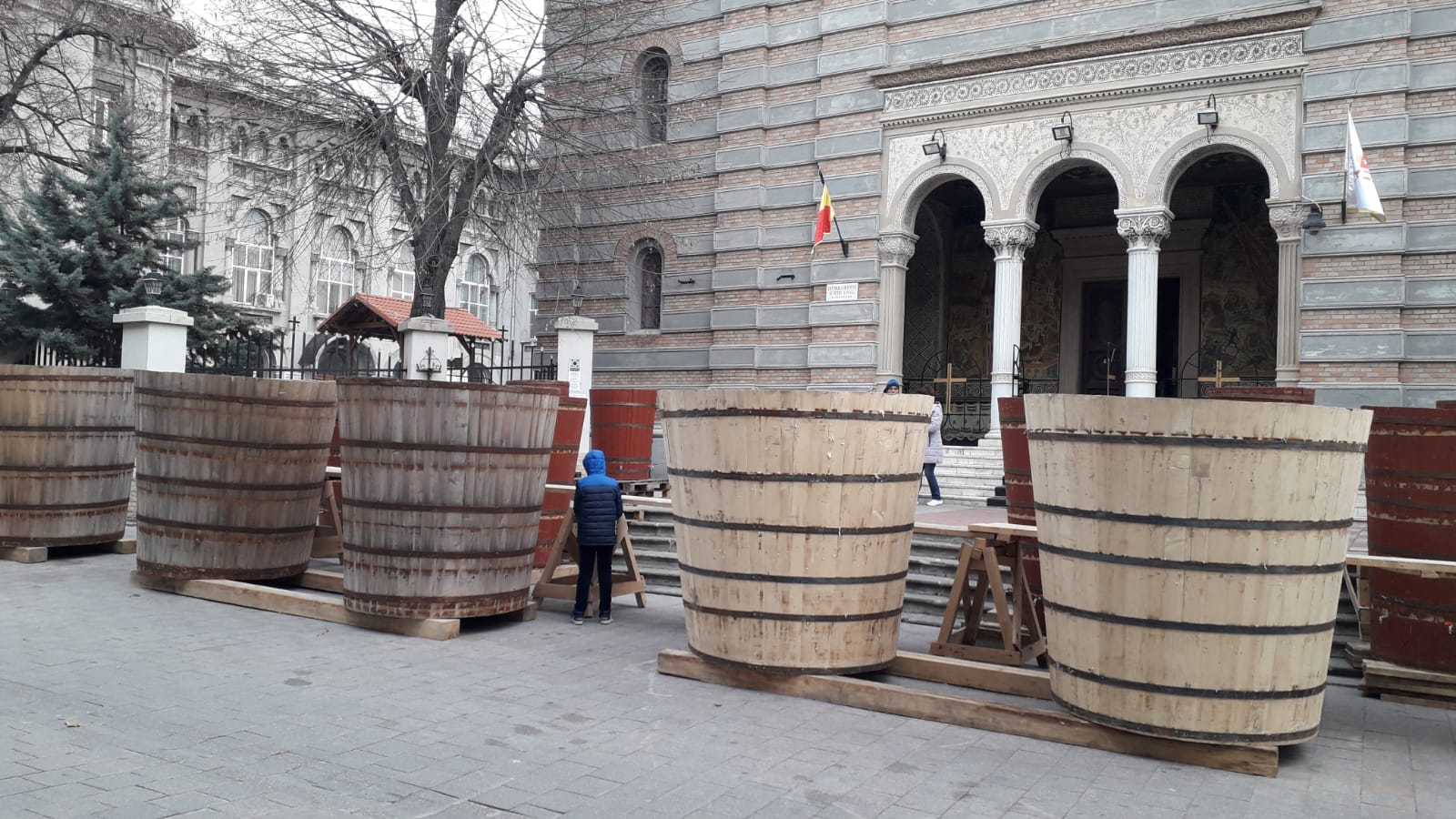 Boboteaza la malul mării | Arhiepiscopia Tomisului pregăteşte 110.000 de sticle cu aghiasmă