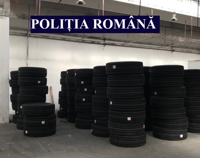 Anvelope cu însemnele unei mărci înregistrate, ridicate de polițiști