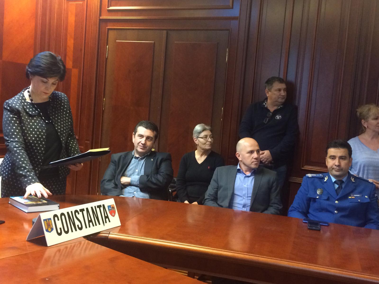 CONSTANȚA: Noul subprefect, Aura Bozdoacă, a depus jurământul