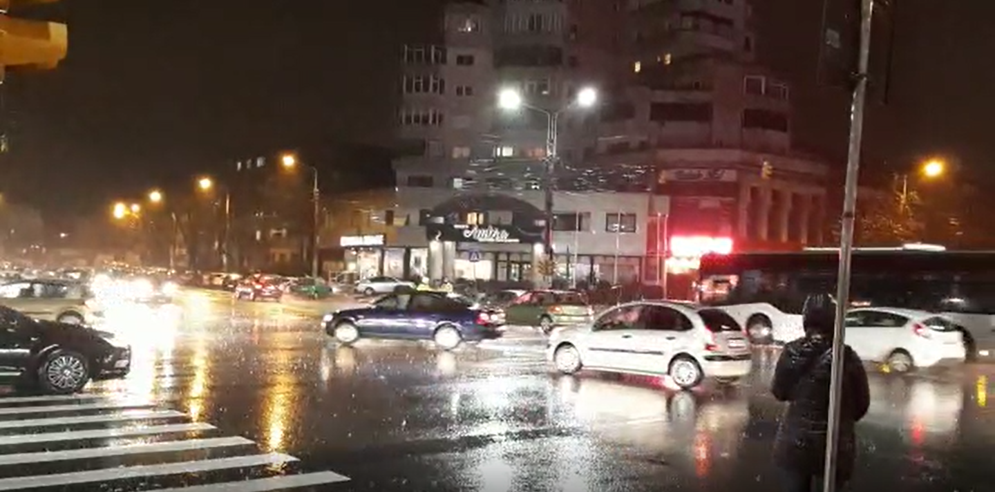 Avarie ENEL. Semafoarele din intersecția de la Casa de Cultură nu funcționează