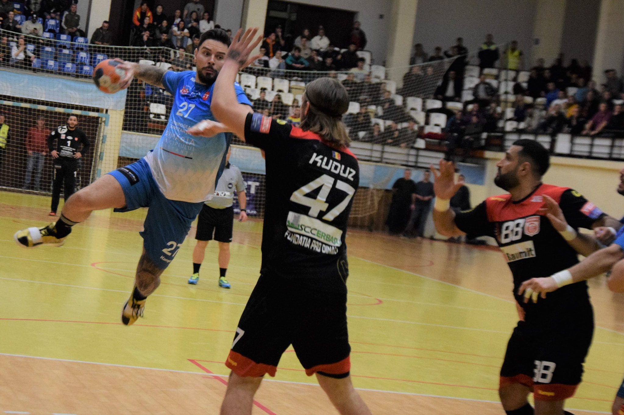 HC Dobrogea Sud o înfruntă astăzi pe Dinamo București