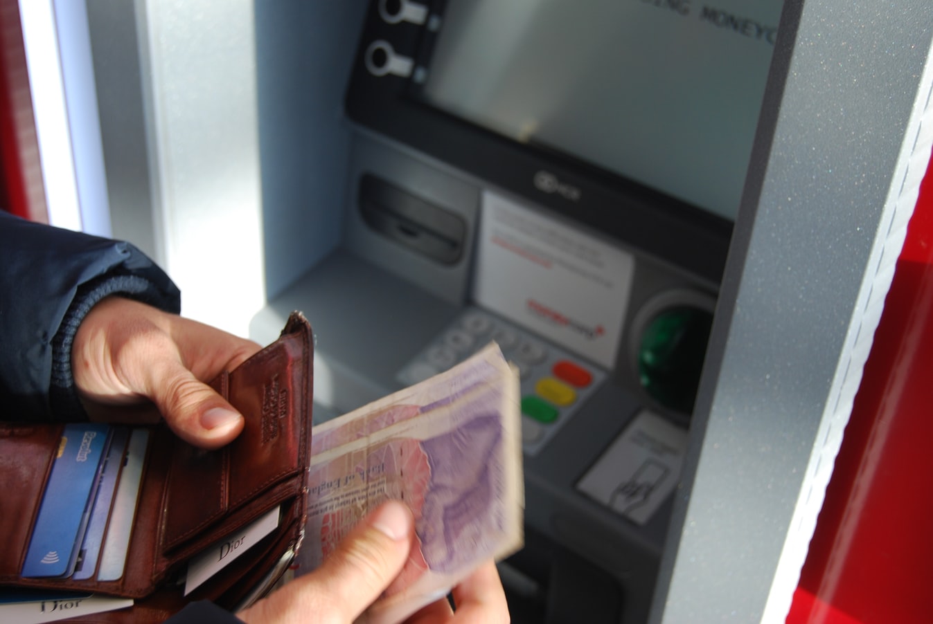 CONSTANȚA: Explozie la un bancomat din incinta unei societăţi din Lumina; hoţii au fugit cu o sumă de bani