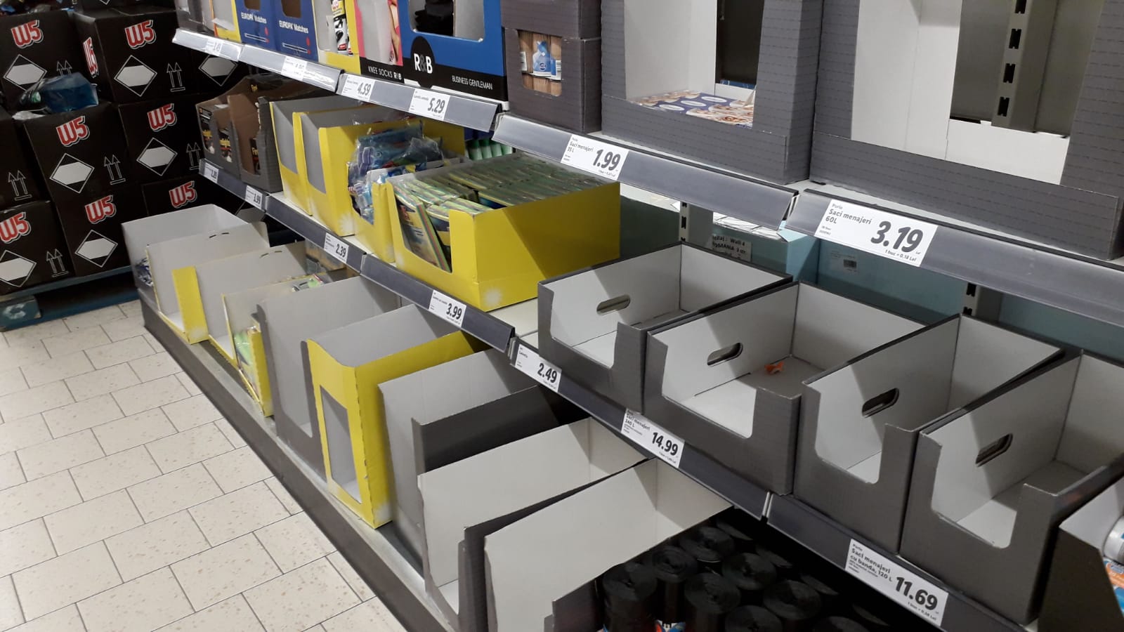 FOTO. #CORONAVIRUS. Aglomerație la centrele comerciale din CONSTANȚA
