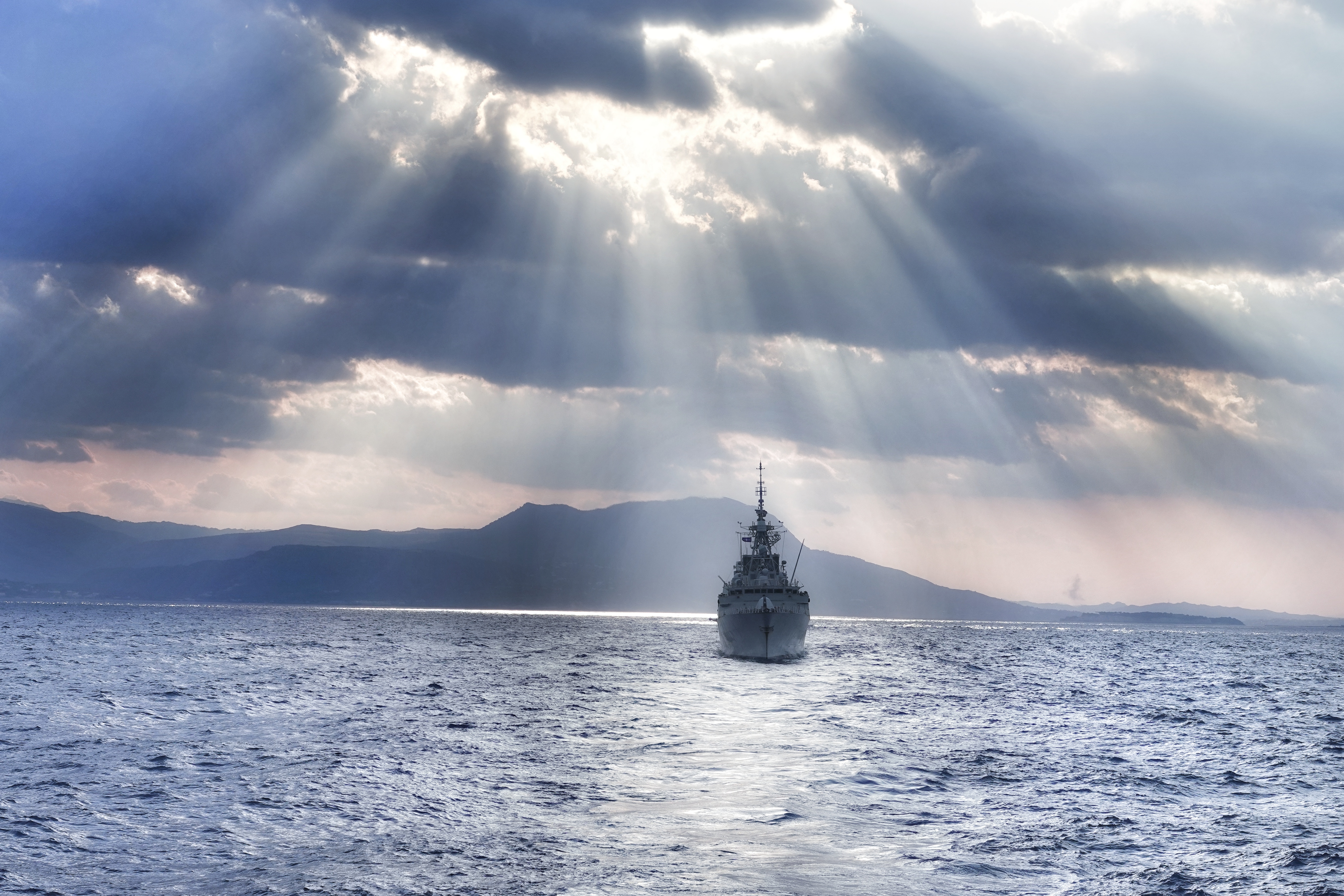 COVIDEX, un exercițiu desfășurat în Marea Mediterană de două grupări navale NATO, alcătuite din marinari militari din cinci țări