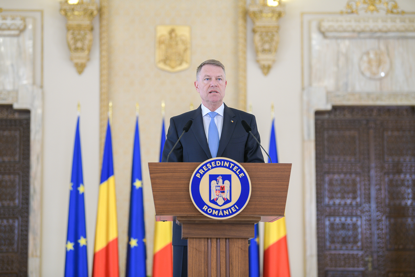 Decretul privind desemnarea lui Ciucă în calitatea de candidat la funcţia de premier, semnat de preşedintele Iohannis