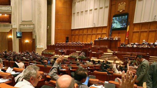 Moţiunea de cenzură depusă de PSD, dezbătută şi supusă votului în plenul reunit al Parlamentului