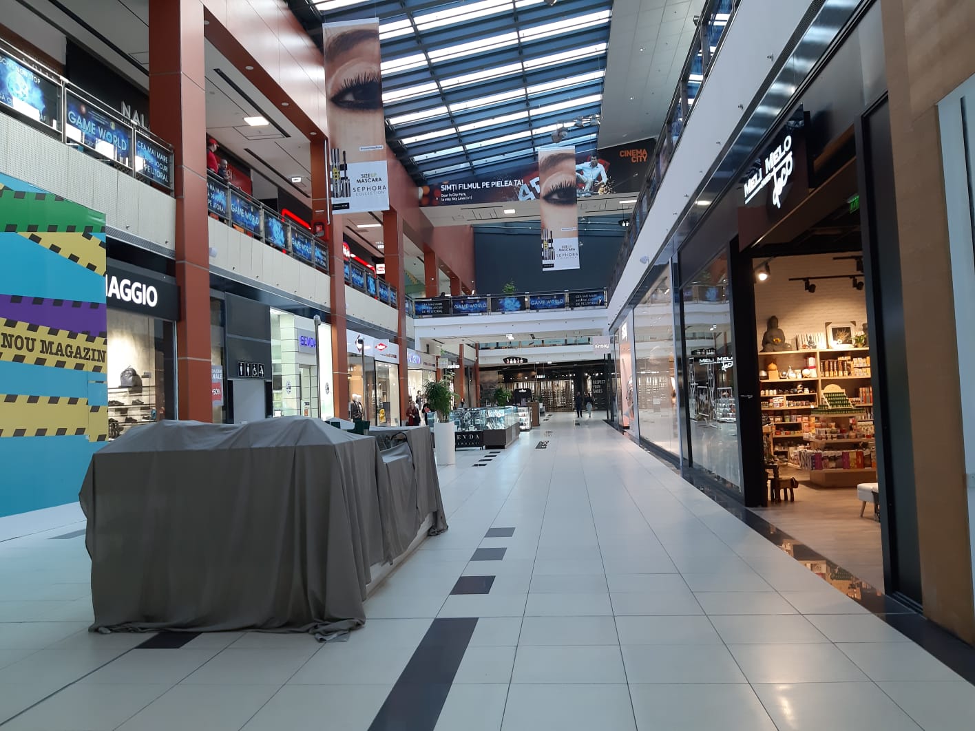 Din această seară, mall-urile se vor ÎNCHIDE. Ce magazine rămân deschise