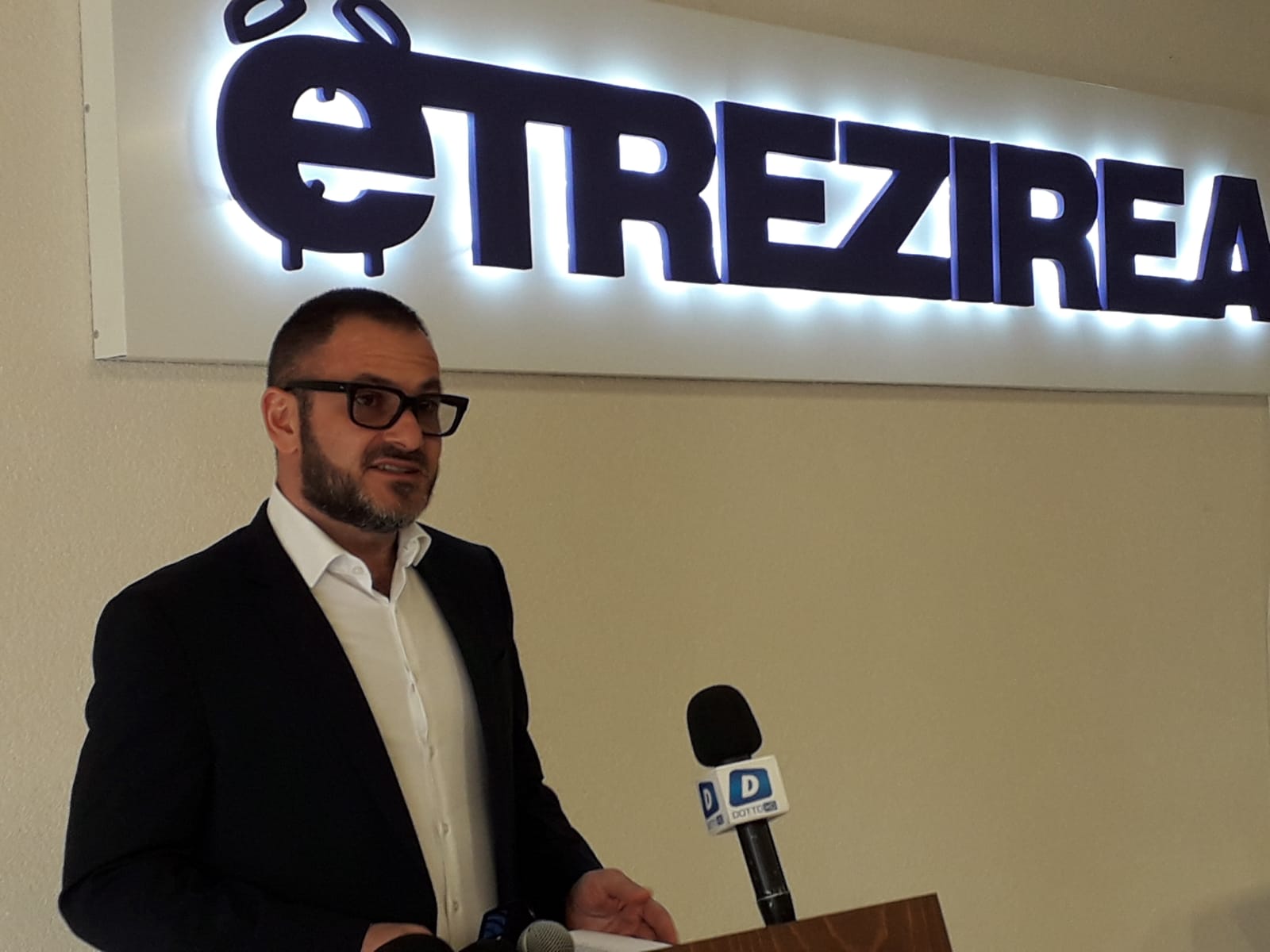 Horia Constantinescu iniţiază prima dezbatere publică între cetăţeni şi candidaţii la primărie