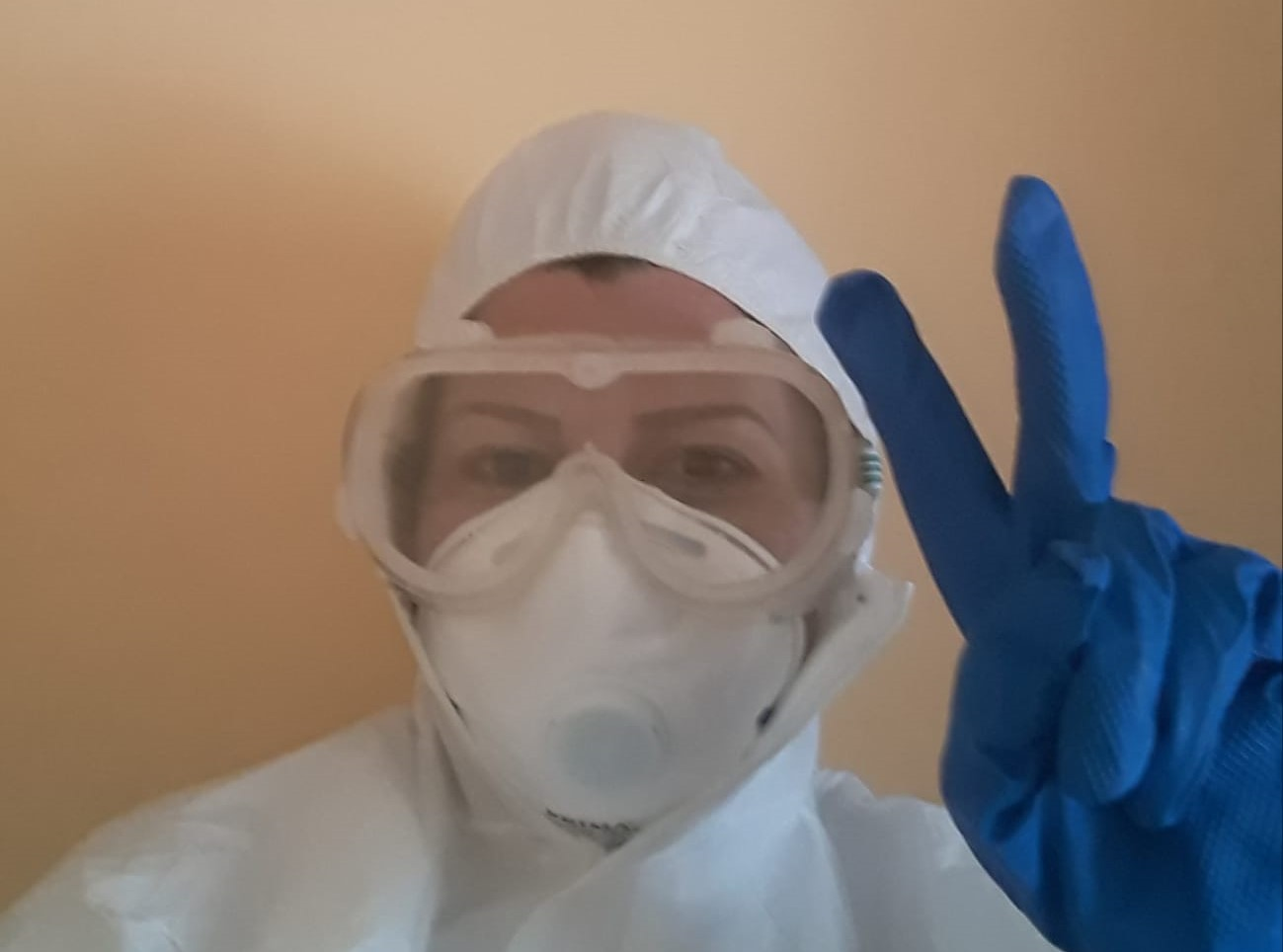 Coronavirus | Mesajul unui medic constănţean din Vama Ostrov: „Fiţi curajoşi, respectaţi regulile impuse, renunţaţi măcar acum la teoria conspiraţiei şi, atât cât puteţi, ajutaţi! Nimeni nu se salvează singur!!! Nimeni!“