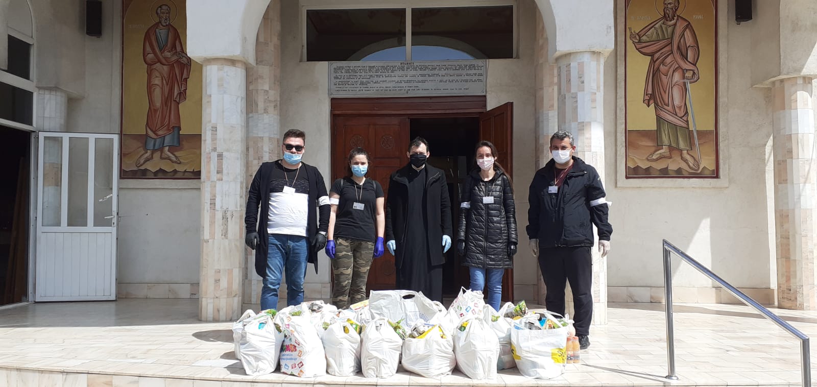 Foto: Peste 2300 de persoane ajutate de Arhiepiscopia Tomisului