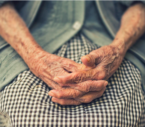Îngrijitorii informali. Ce sunt şi ce trebuie să o persoană care doreşte să devină îngrijitor informal