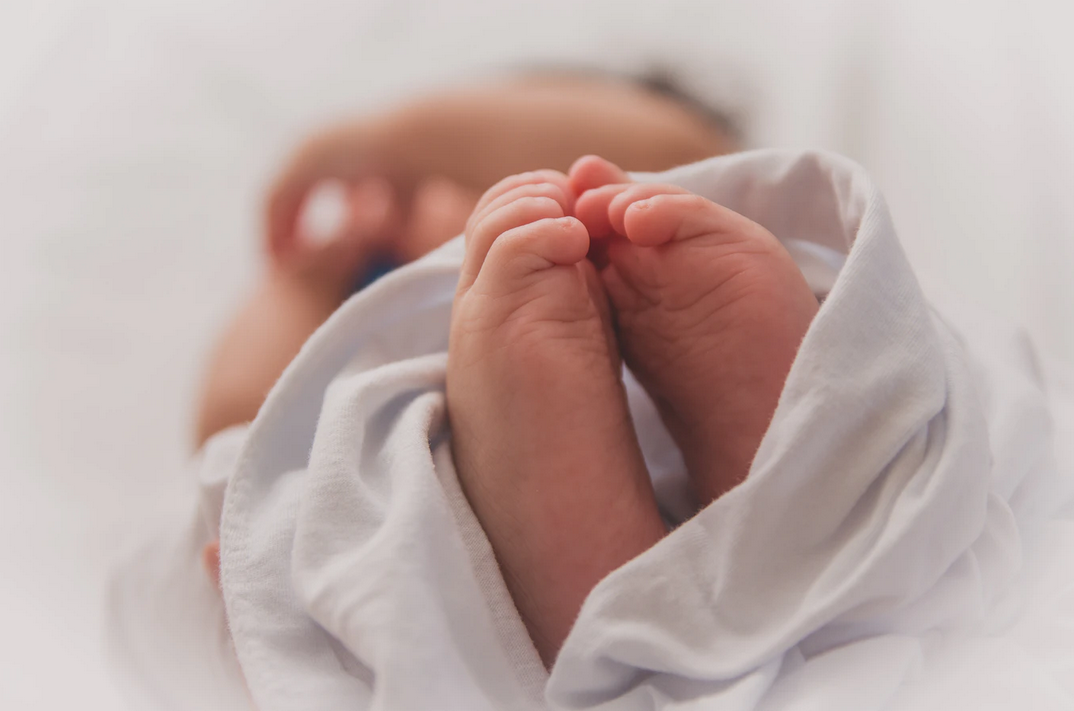 ANPDPD: Guvernul nu taie alocațiile lunare de hrană pentru copiii cu handicap tip HIV/SIDA