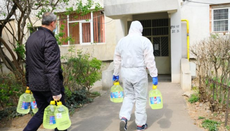 CONSTANȚA: Primăria distribuie dezinfectanţi pentru scările de bloc