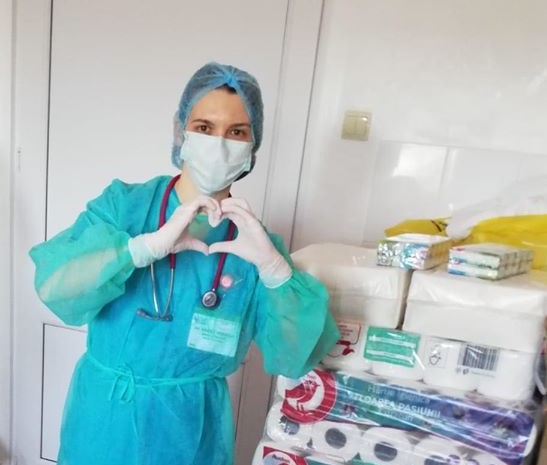 TULCEA: Asociaţia „Dăruieşte Aripi“ a donat Spitalului Judeţean echipamente de protecţie, dezinfectanţi şi materiale sanitare