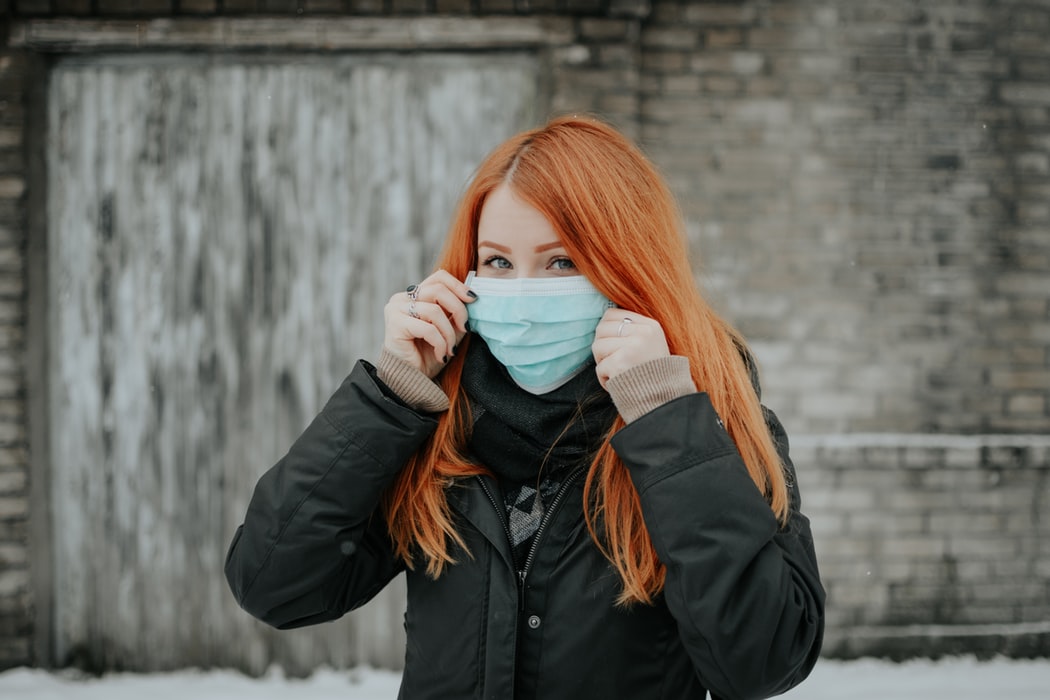Măştile textile vor fi interzise. În spaţiile publice pot fi purtate doar măşti chirurgicale şi FFP2