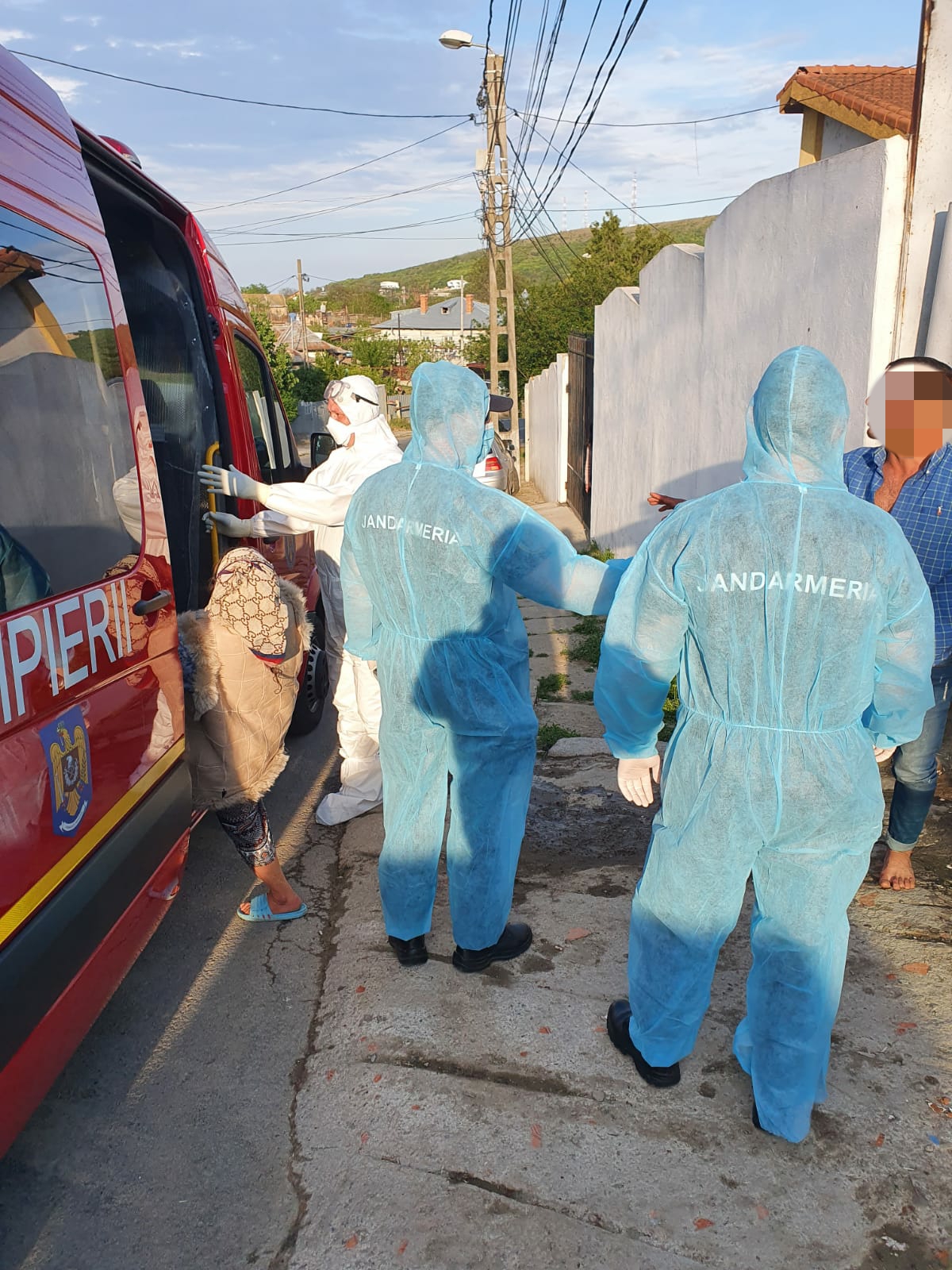 TULCEA: Nerespectarea regulilor impuse de autorităţi sancţionate de jandarmi
