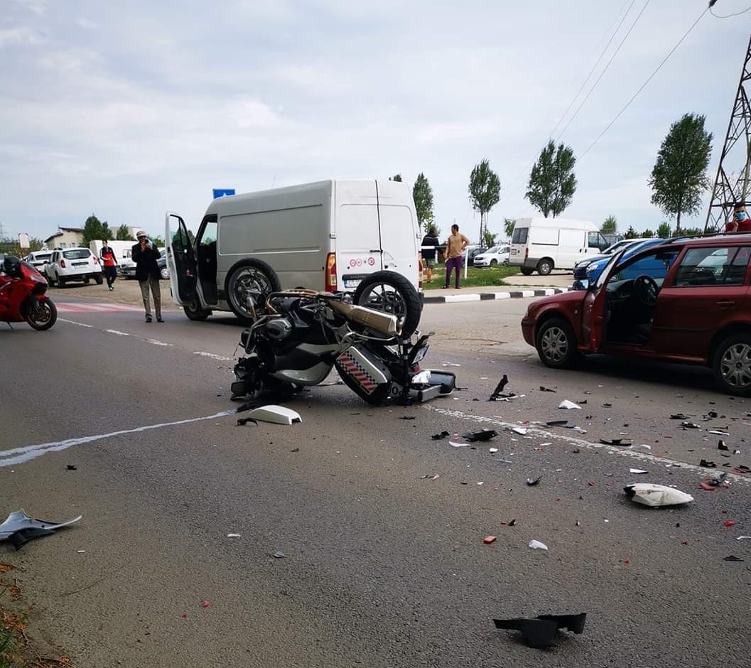 CONSTANŢA: Poliţist de la Rutieră, implicat într-un accident de circulaţie