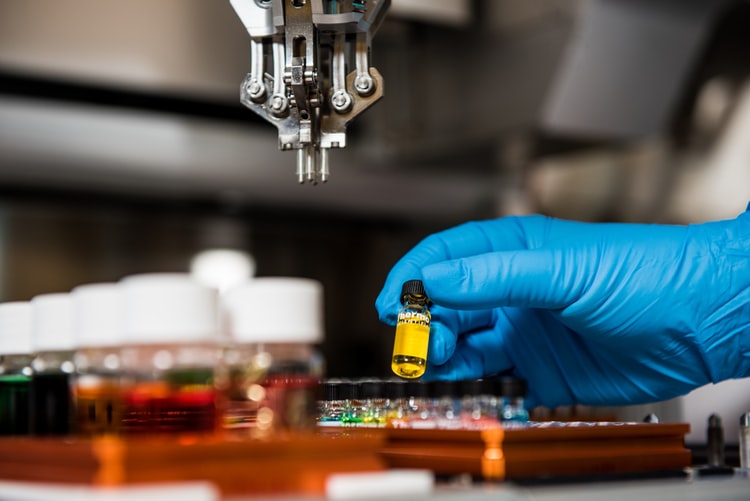 Coronavirus: Subvarianta Omicron XBB.1.5 ar urma să devină dominată în Europa într-o lună sau două
