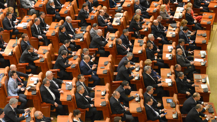 Camera Deputaţilor a adoptat proiectul Guvernului privind măsurile din starea de alertă
