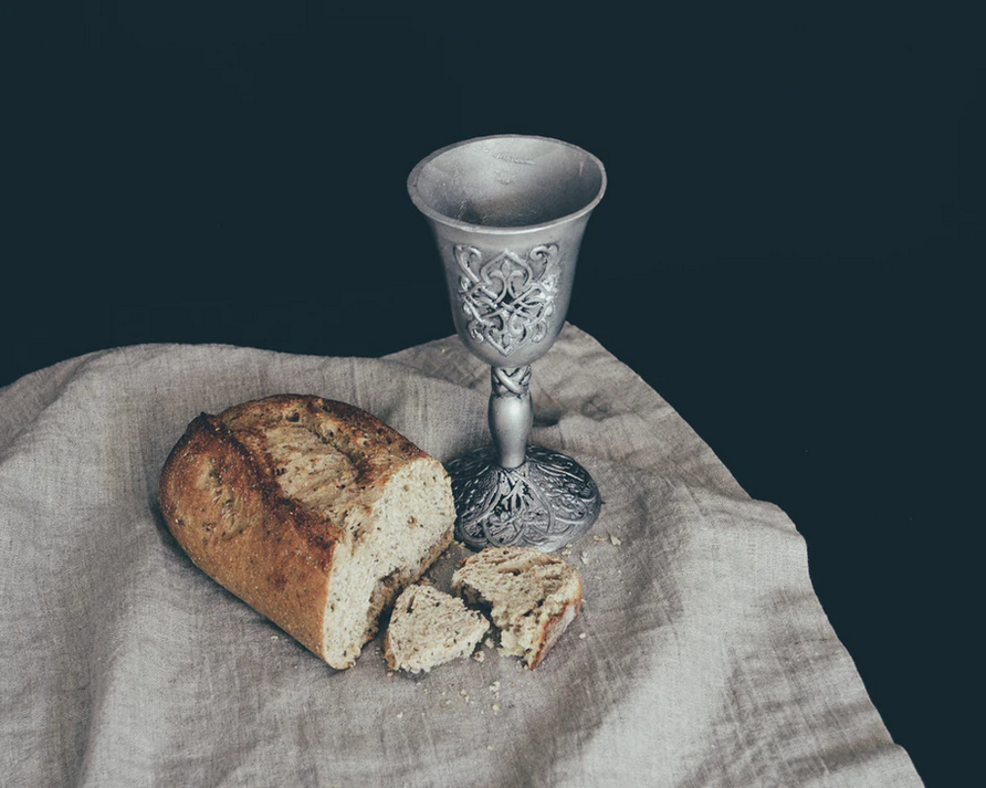Biserica Ortodoxă Română: Potirul şi linguriţa comună de împărtăşire se vor dezinfecta după fiecare folosire