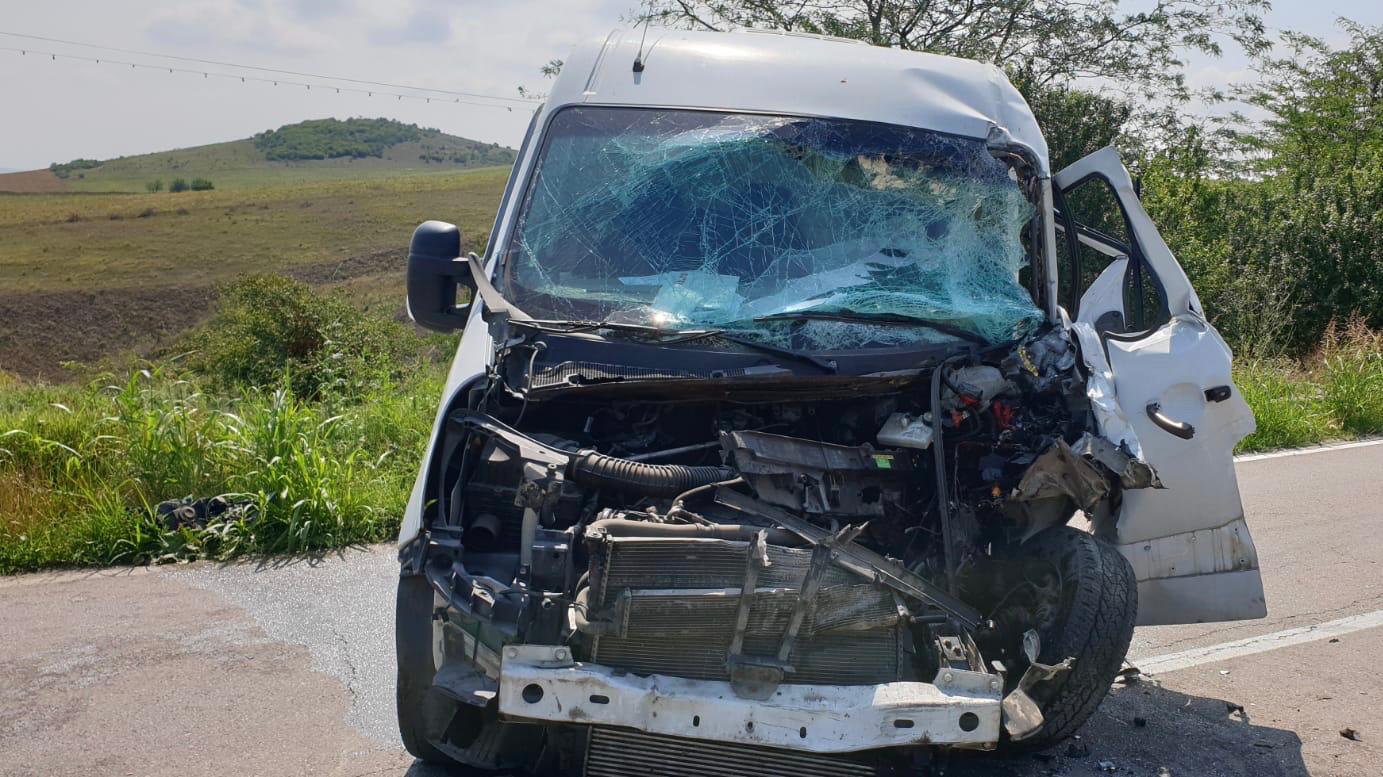TULCEA/FOTO: Accident rutier grav. O persoană a fost încarcerată