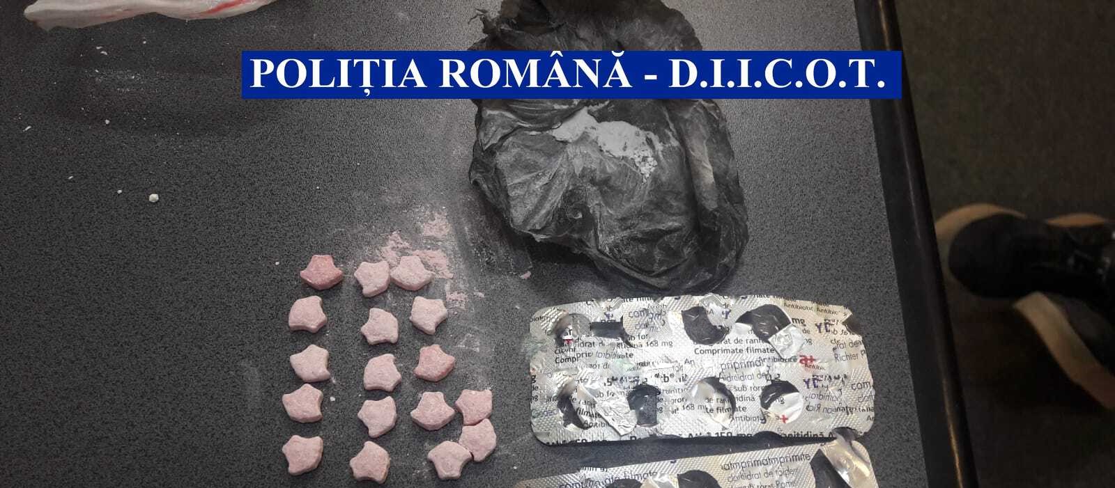 Razie în Vama Veche. 12 persoane au fost prinse cu droguri de mare risc