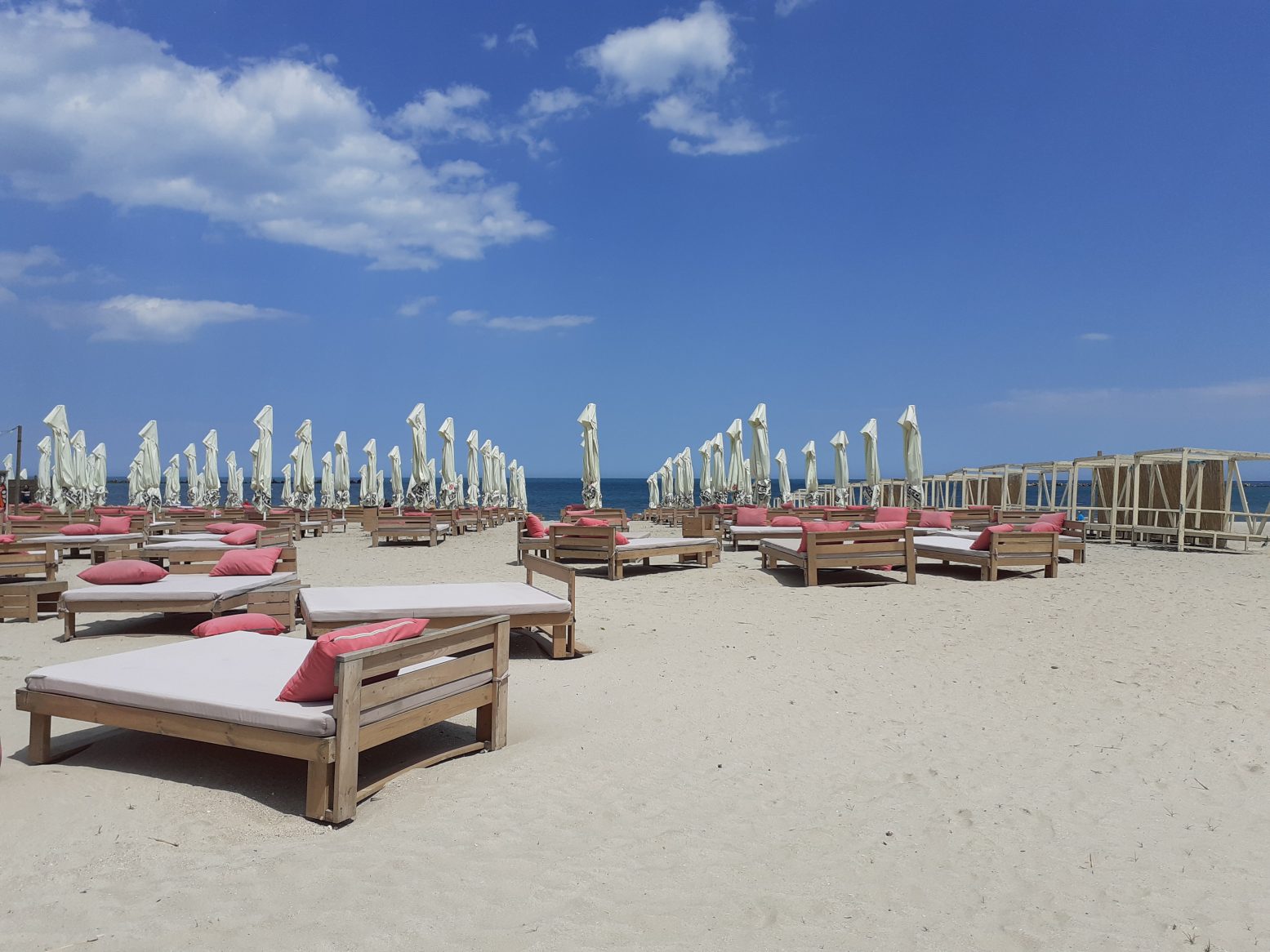 A doua etapă de licitații pentru închirierea plajelor se încheie mâine