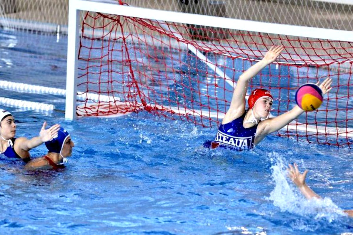 Două echipe au fost declarate campioane la polo feminin
