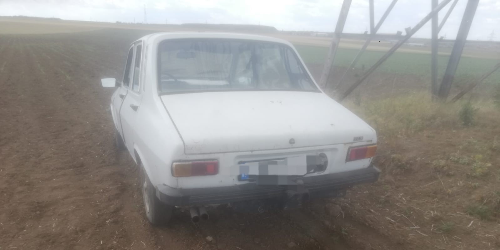 CONSTANŢA: Urmărire cu focuri de armă, pentru prinderea unui şofer fără permis, la Ovidiu
