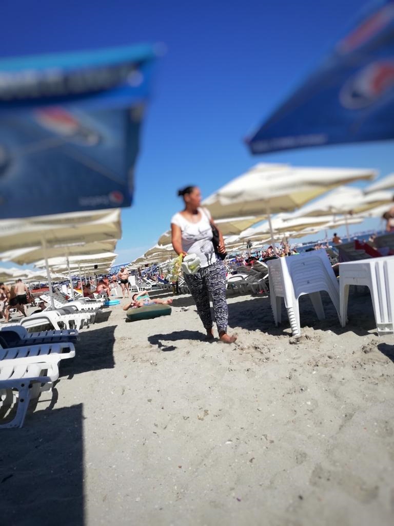 Comerțul ambulant de pe plajă – un pericol pentru sănătatea turiștilor