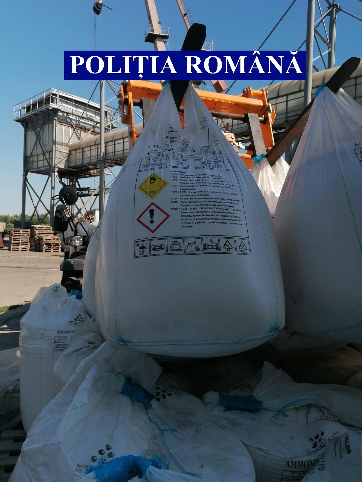Amenzi de 120.000 lei pentru depozitarea necorespunzătoare a azotatului de amoniu în Portul Constanța