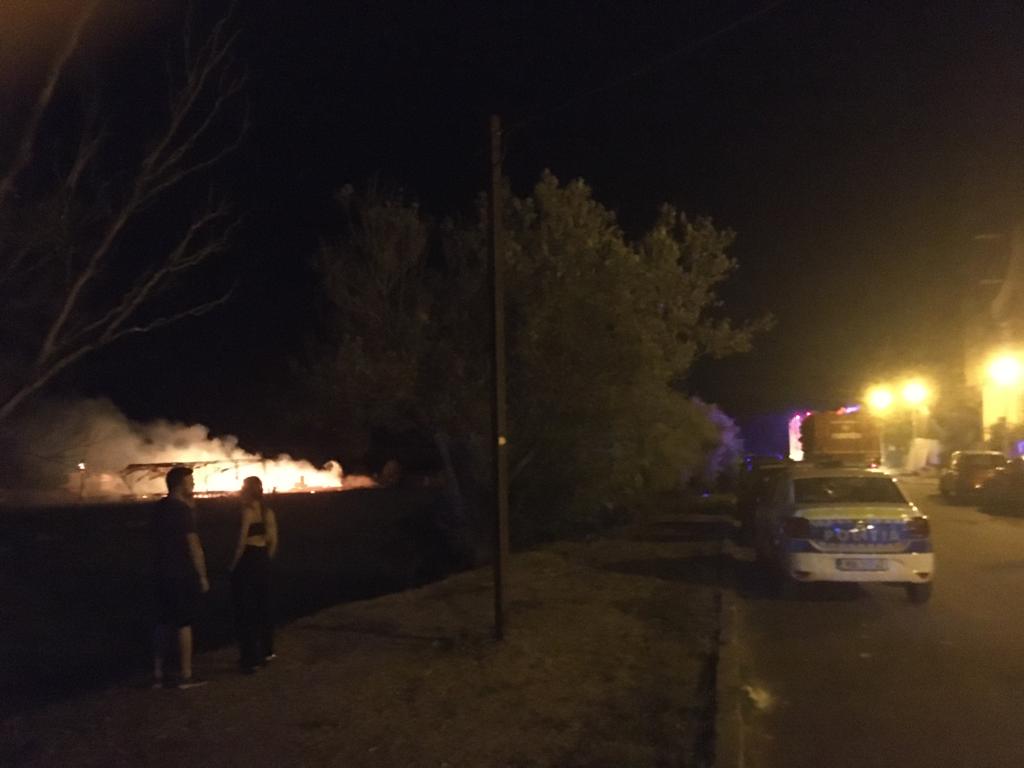 VIDEO/CONSTANȚA: Terasă distrusă de un incendiu