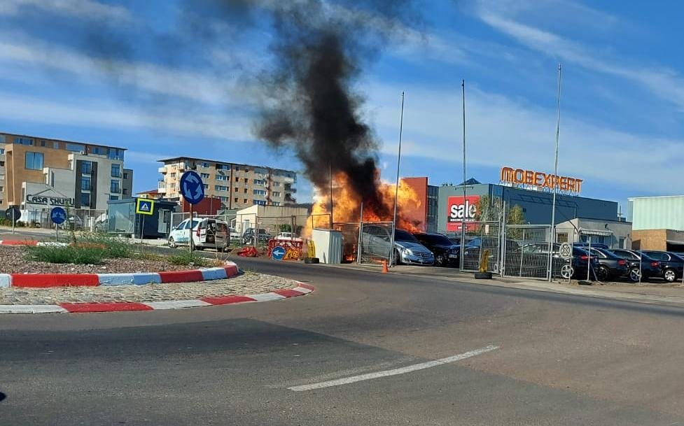 CONSTANȚA: Incendiu la o conductă de gaz