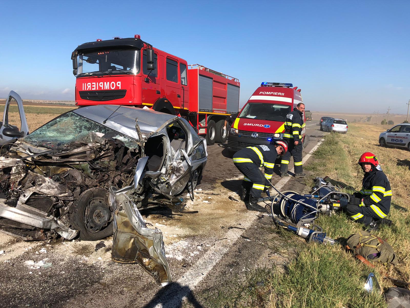 Județul CONSTANȚA/FOTO: Accident rutier grav pe DN2A. O persoană a fost încarcerată