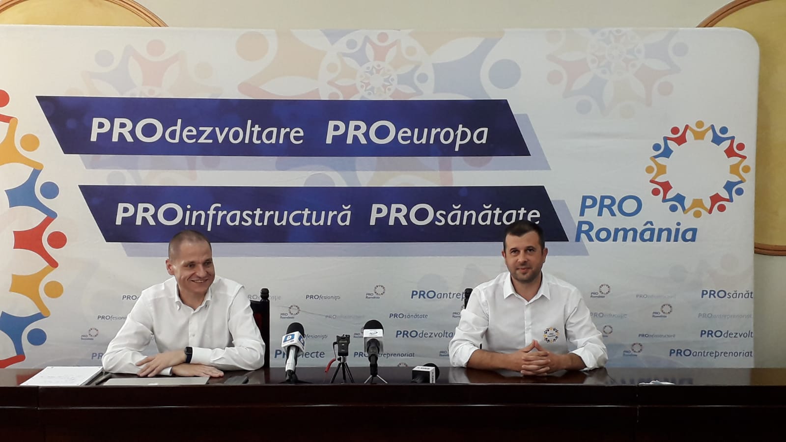 Candidatul Partidului Pro România la funcția de președinte al Consiliului Județean Constanța, Răzvan Filipescu, în conferință de presă