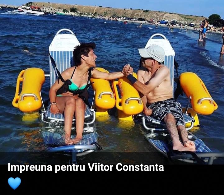 1500 de persoane cu nevoi speciale au vizitat plaja accesibilizată din Mamaia