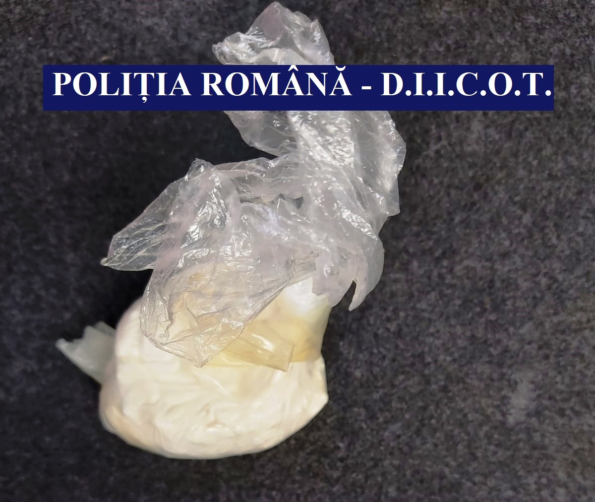 CONSTANȚA: Prinși în flagrant în timp ce transportau droguri