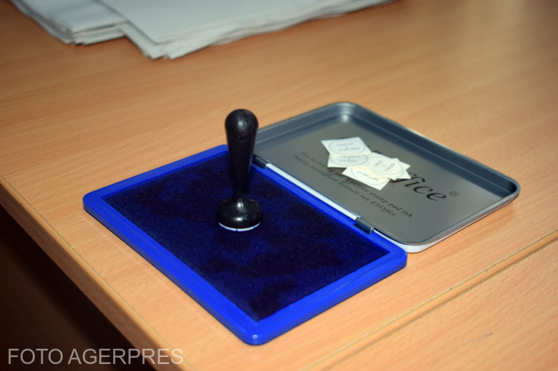 Prezidenţiale2024/Ştampila cu menţiunea ‘VOTAT’ – aplicată pe un singur candidat; când un vot e valabil exprimat sau nul