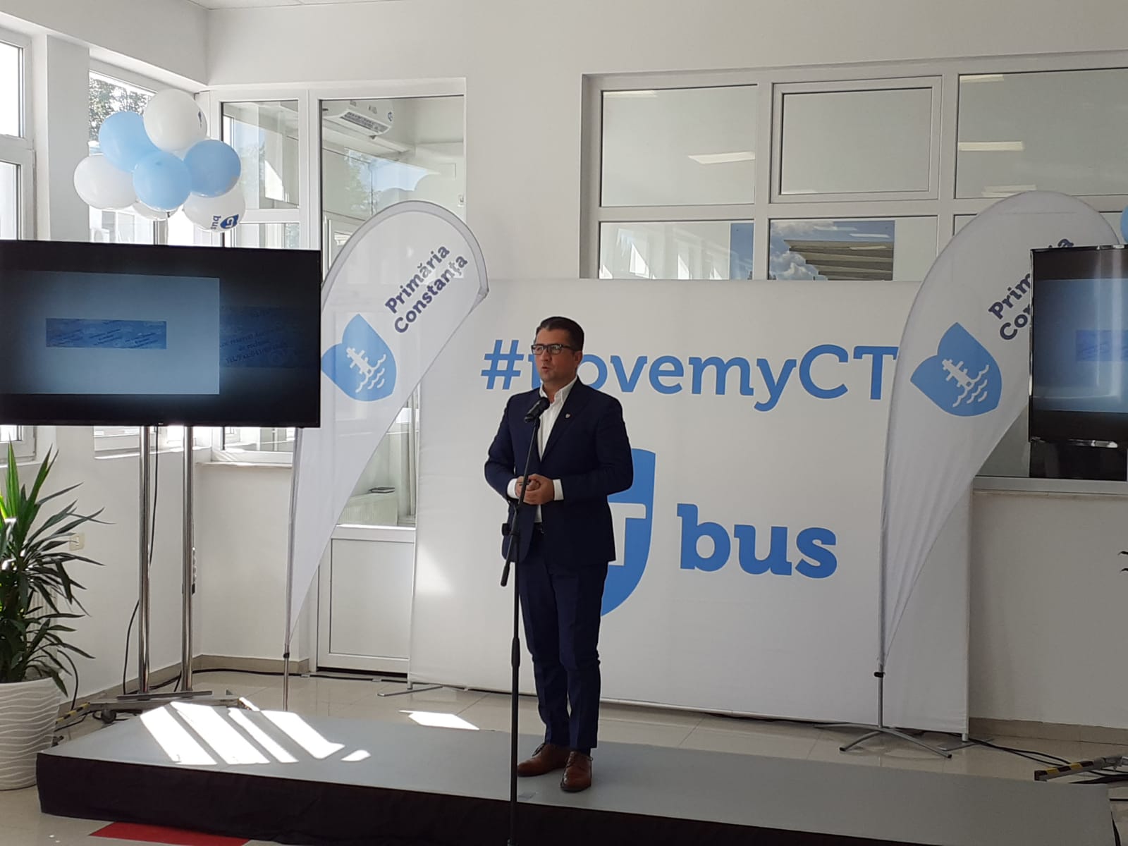 Candidatul PSD la Primăria Constanța, Decebal Făgădău, a primit primul card CT BUS