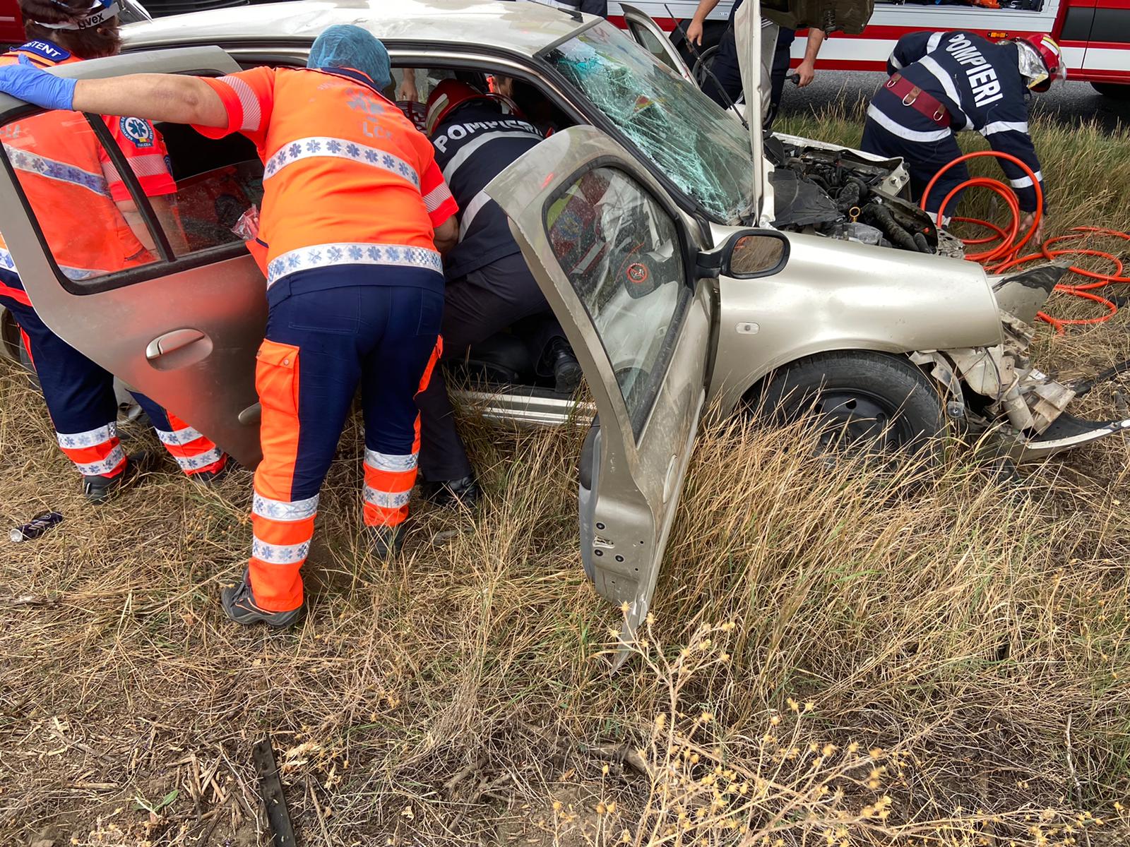 TULCEA: Un accident de circulație, cu cinci victime, a avut loc între localitățile Nalbant și Cataloi