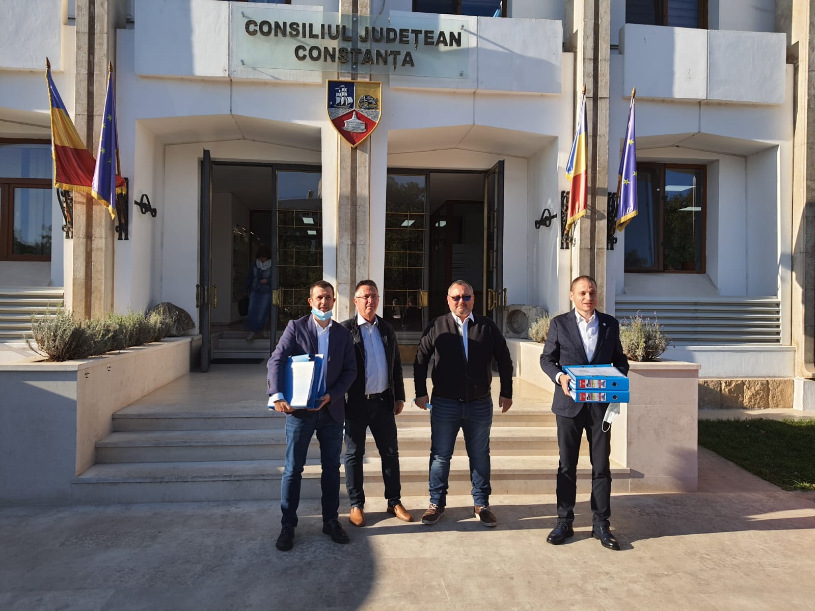 Reprezentanții filialei județene a Partidului ProRomânia au depus, astăzi, dosarele cu candidații la parlamentare