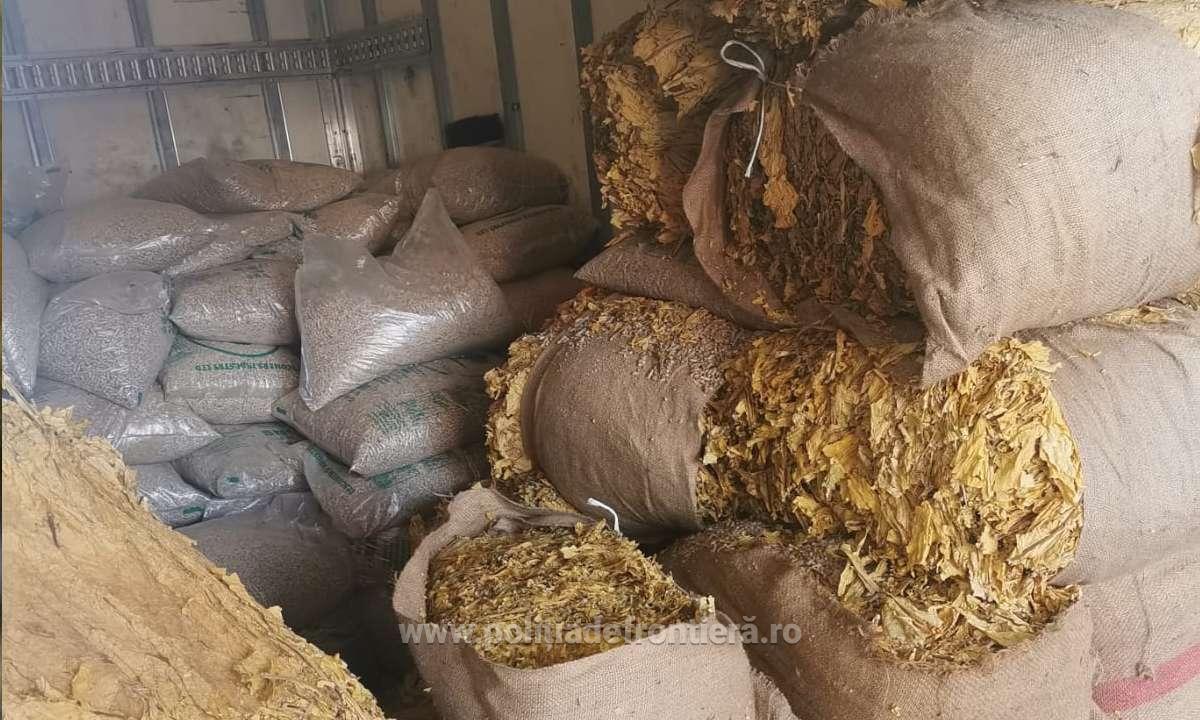 360 de kilograme de tutun vrac de contrabandă, descoperit de poliţiştii de frontieră la Ostrov
