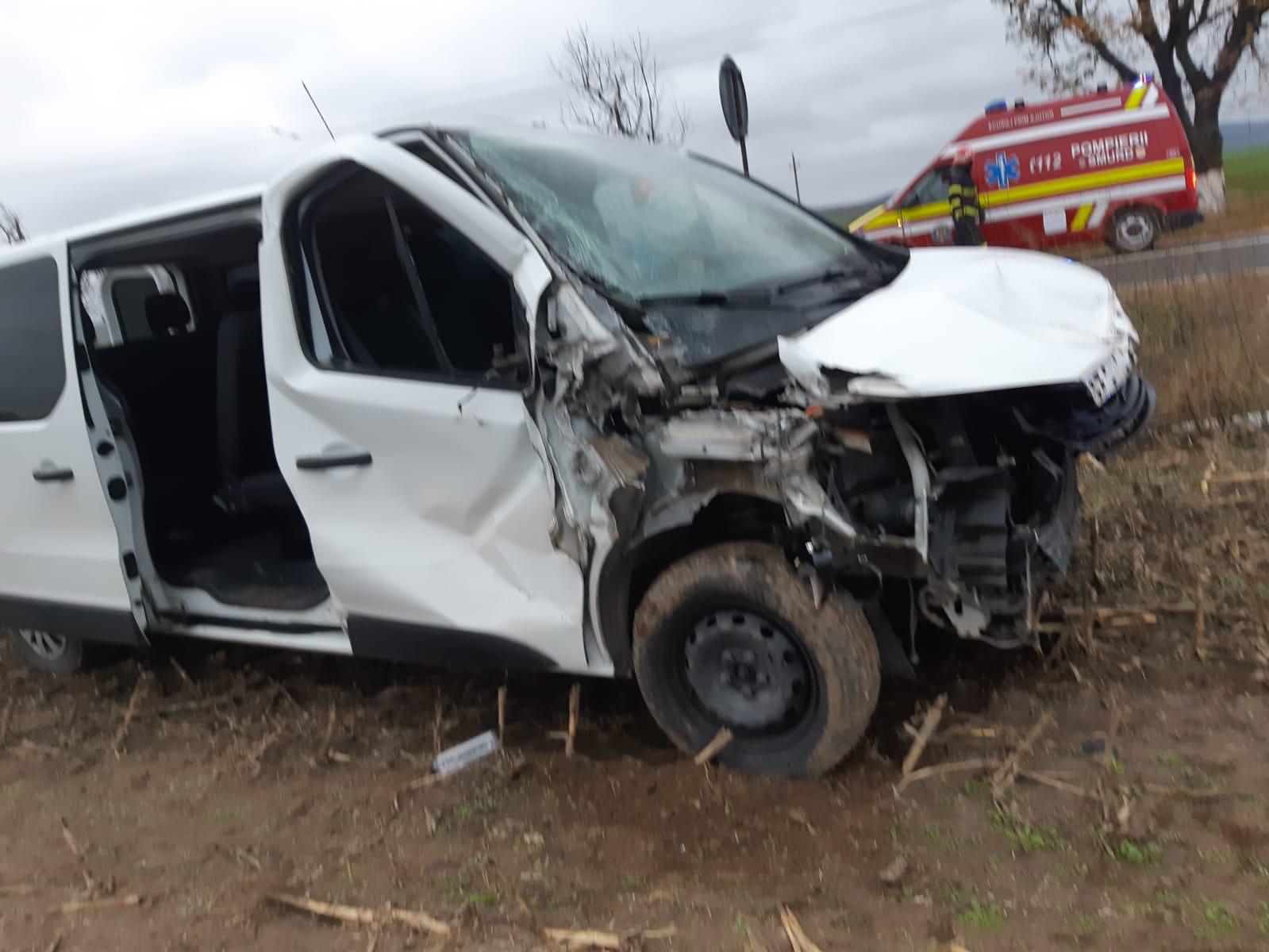 TULCEA/FOTO: Șofer rănit într-un accident produs pe DN 22A