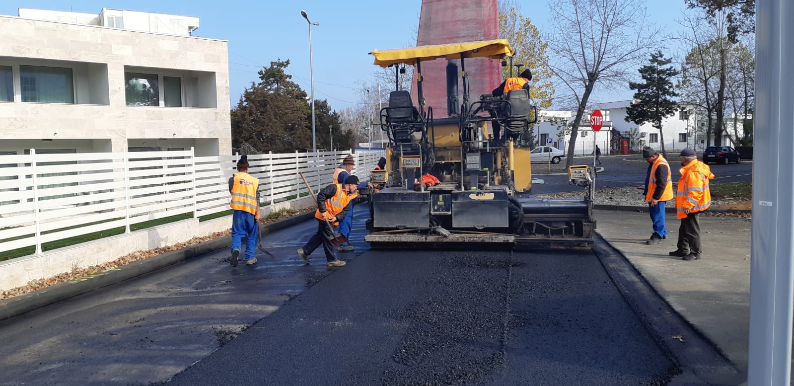 Străzile din stațiunea Saturn se asfaltează cu bani europeni