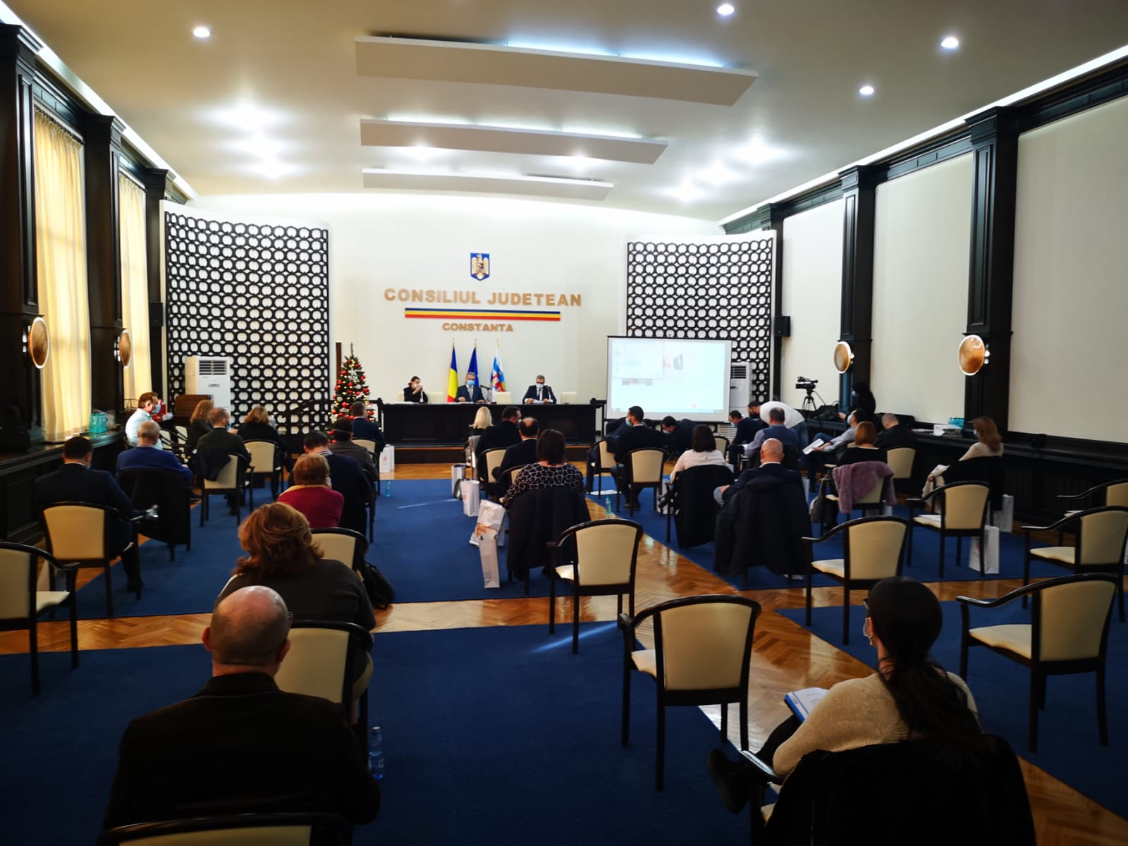 CONSTANŢA: Proiectul de hotărâre privind stabilirea taxelor și impozitelor pentru anul 2022, în dezbatere la ultima şedinţă a CLM. Ce au votat consilierii locali