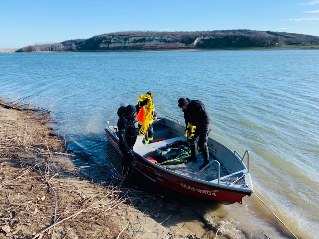 CONSTANŢA: Persoană dispărută în apele Dunării, căutată de scafandri ai ISU